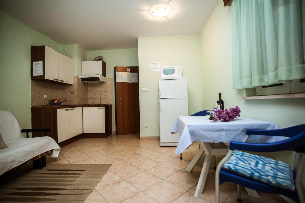 Apartments Agava-Mirjana Omiš Habitación foto